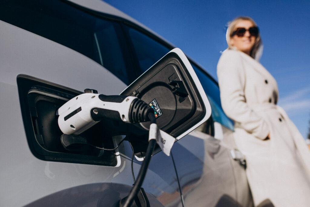 Plug-in-hybride-versus-volledig-elektrisch-Gijba-1024x683